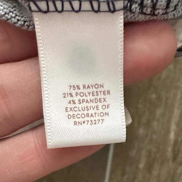 LC Lauren Conrad Navy heart Patterned trumpet sleeve Blouse - Picture 6 of 9